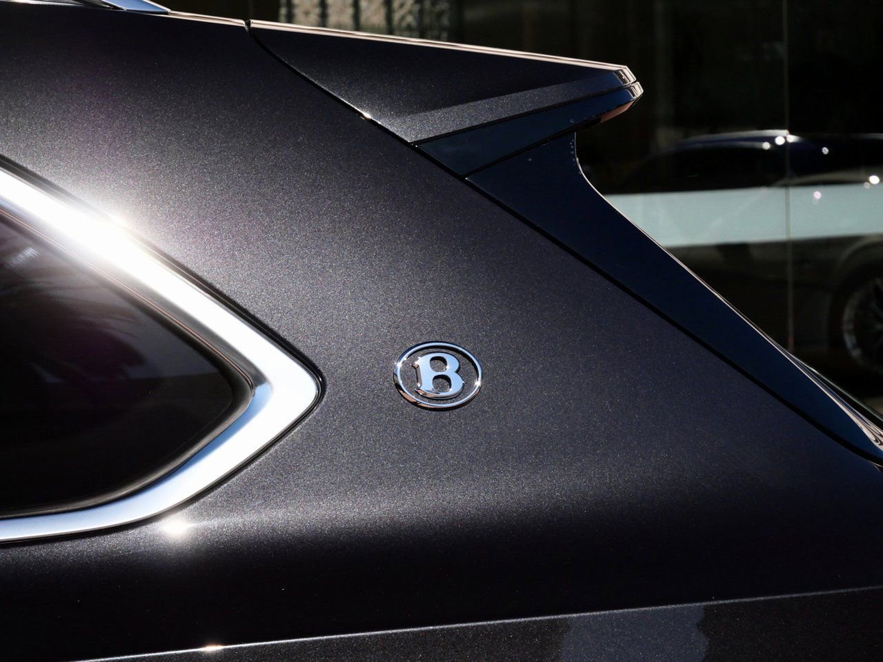 Used 2025 Bentley Bentayga Extended Wheelbase AWD/4WD image 8