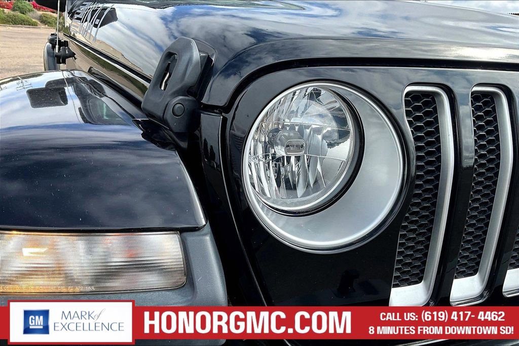 Used 2019 Jeep Wrangler Unlimited Sahara image 29