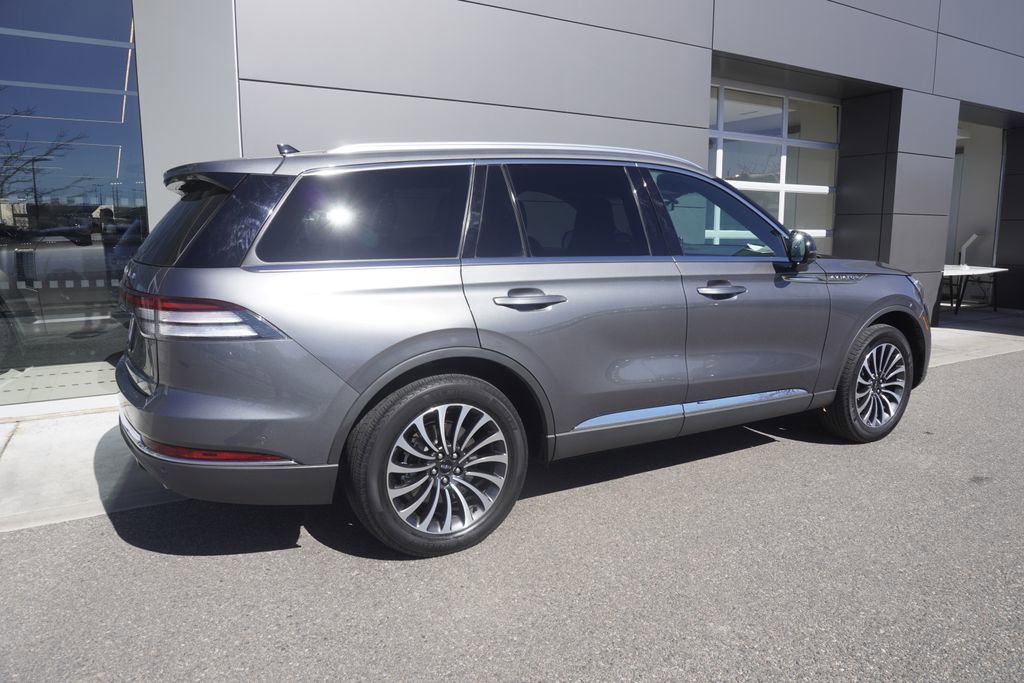 Used 2023 Lincoln Aviator Reserve w/ Equipment Group 201A image 4
