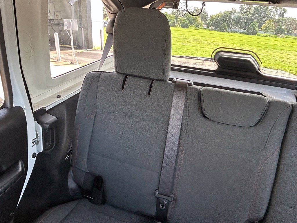 Used 2024 Jeep Wrangler Unlimited Rubicon AWD/4WD image 12
