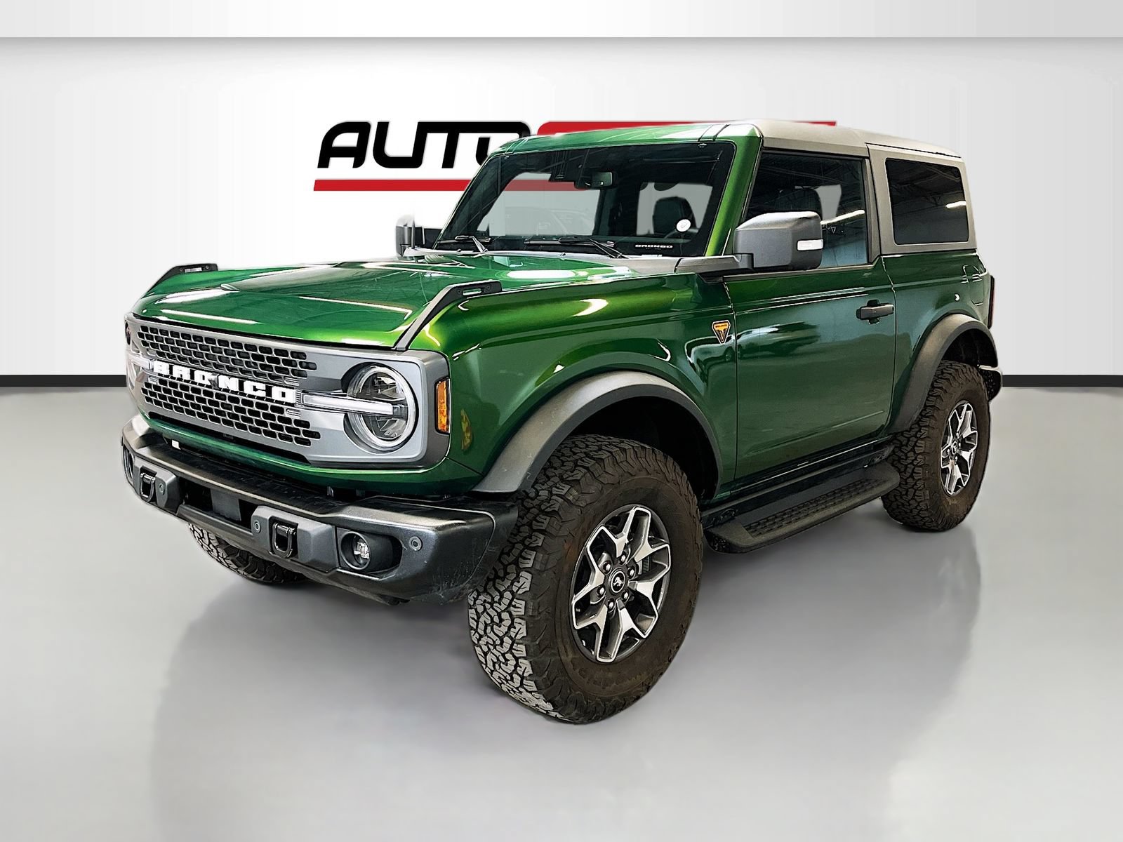 Used 2025 Ford Bronco Badlands AWD/4WD image 3