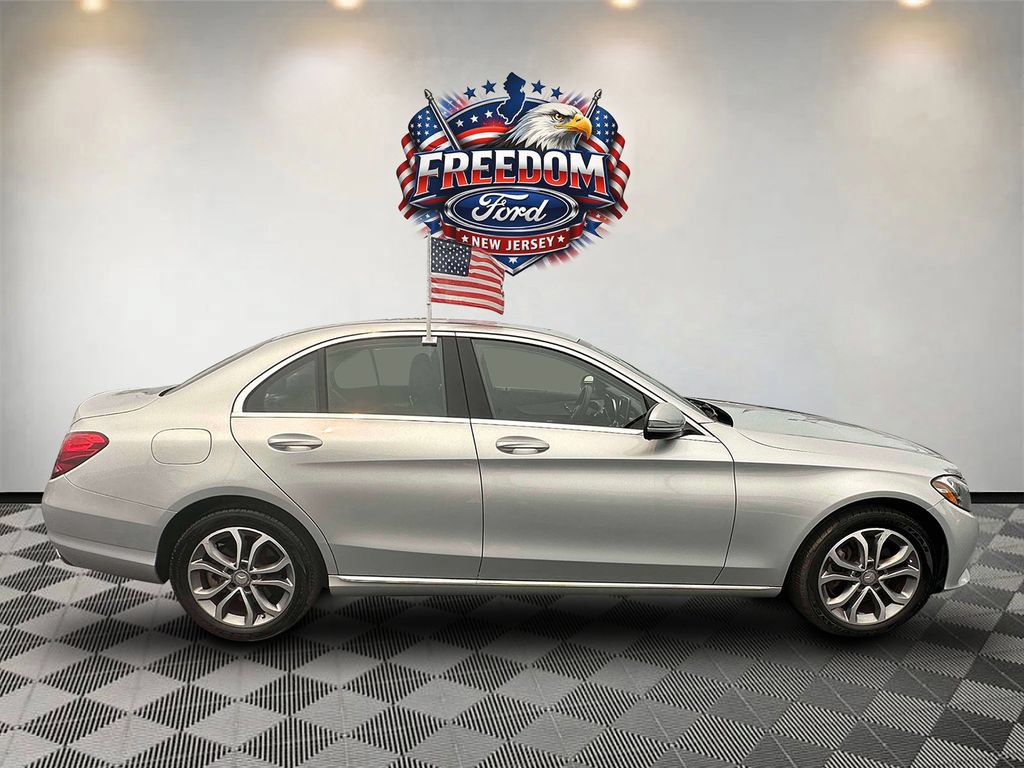Used 2016 Mercedes-Benz C 300 4MATIC Sedan image 4