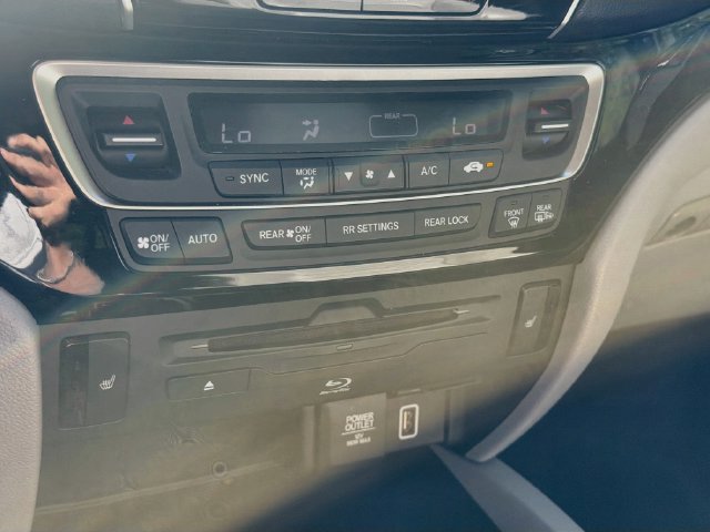 Used 2019 Honda Pilot Touring image 34