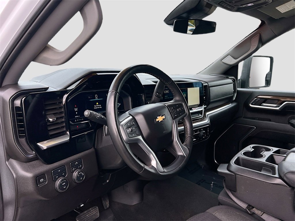 Used 2024 Chevrolet Silverado 2500 LT image 9