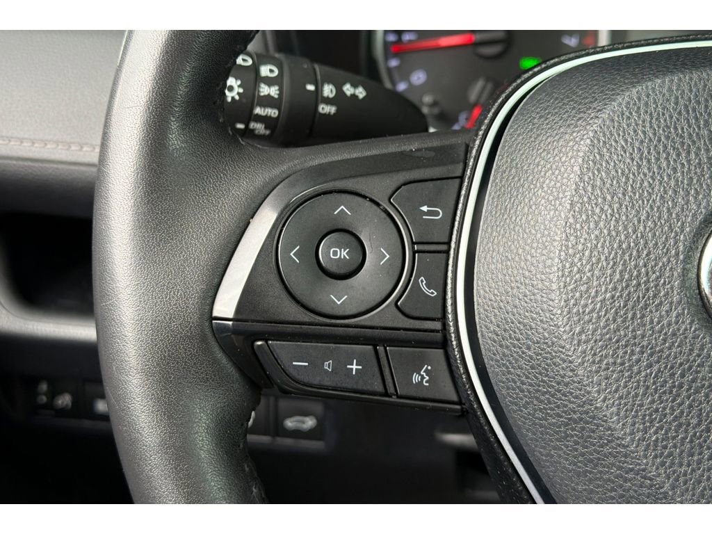 Used 2020 Toyota RAV4 XLE Premium AWD/4WD image 27