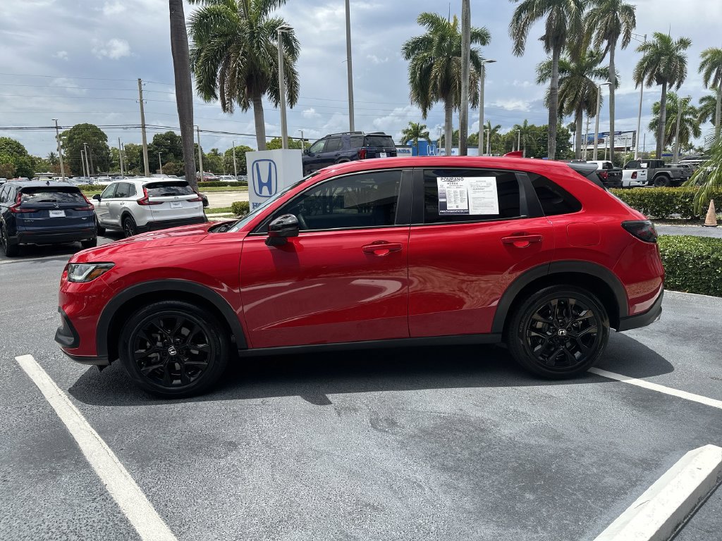 Certified 2025 Honda HR-V Sport image 5