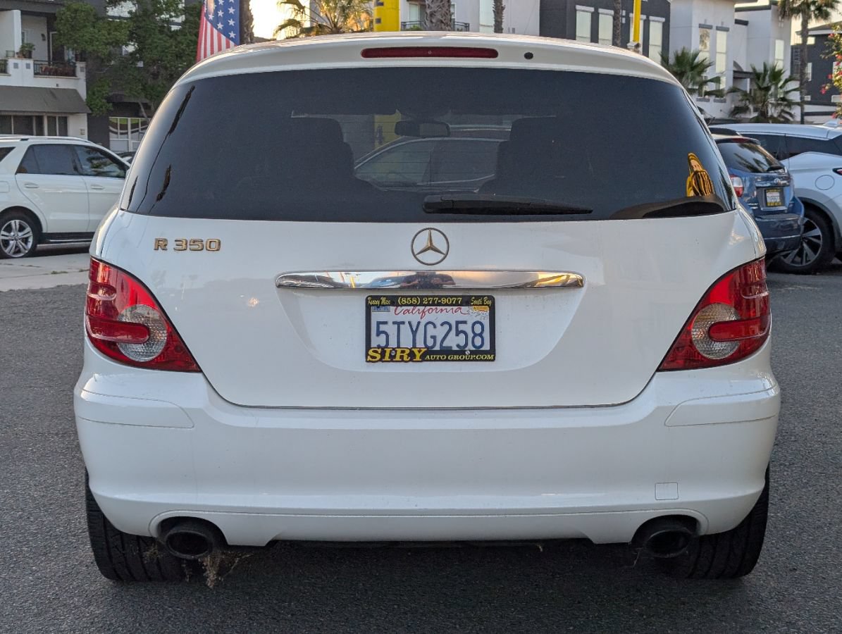 Used 2006 Mercedes-Benz R 350 4MATIC w/ Trim Pkg image 9