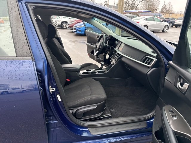 Used 2020 Kia Optima LX image 12