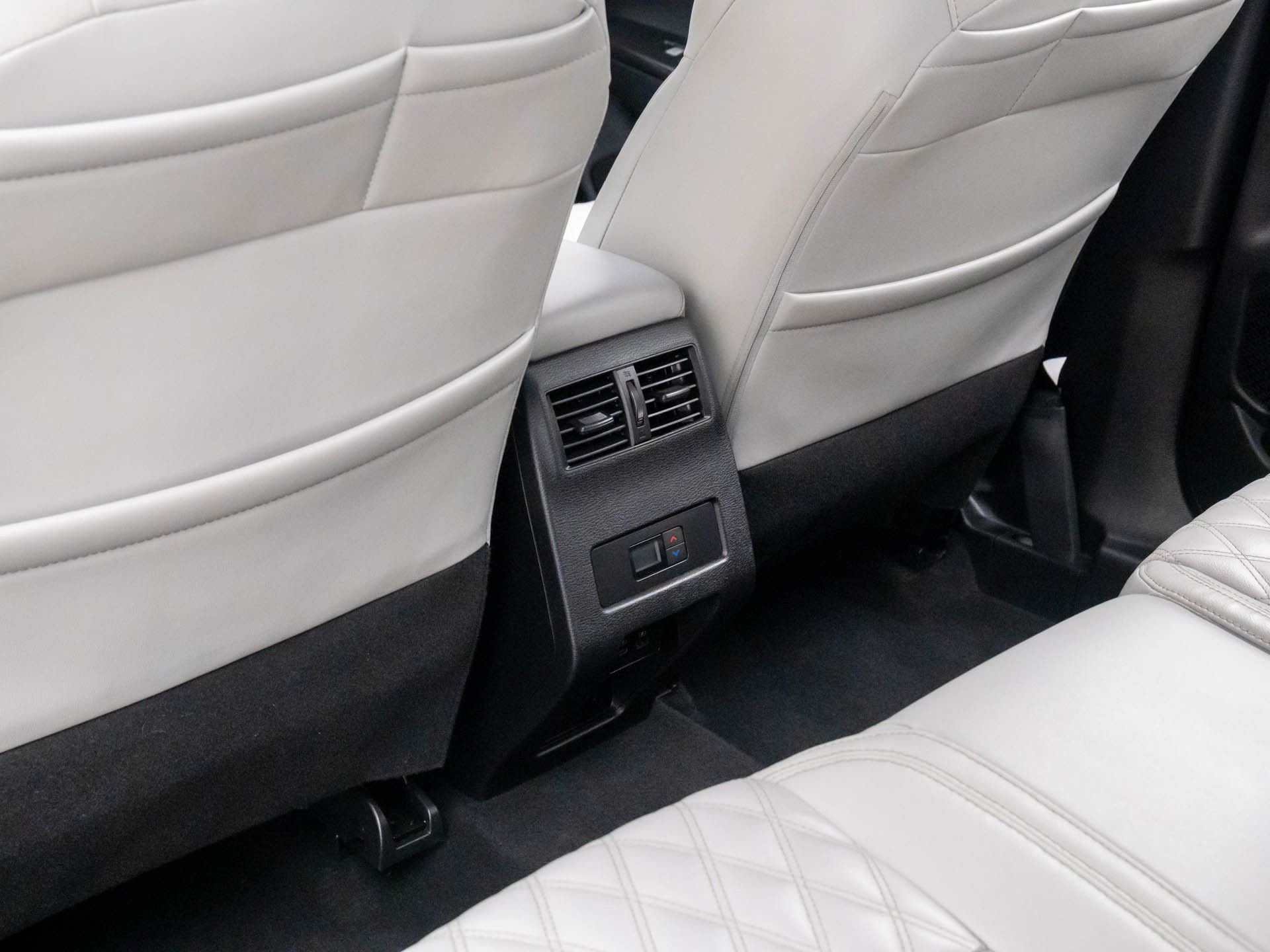 Used 2022 Mitsubishi Outlander SEL image 16