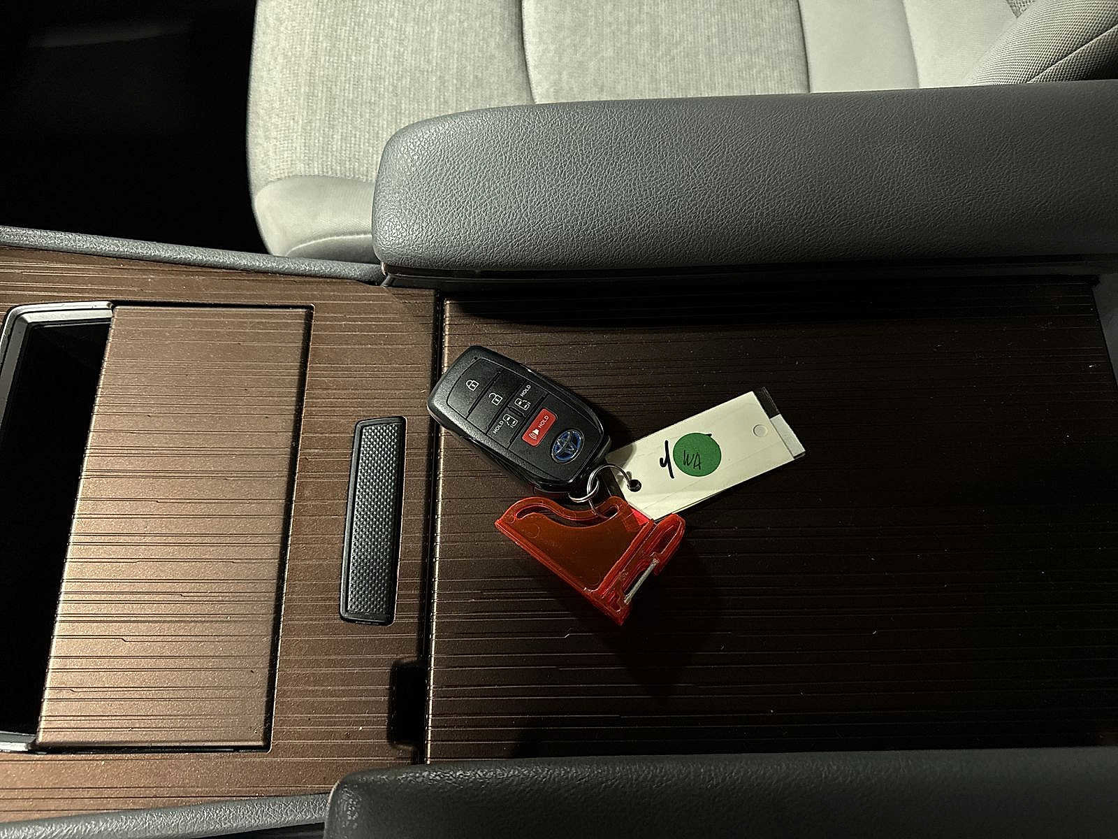 Certified 2022 Toyota Sienna LE FWD image 32