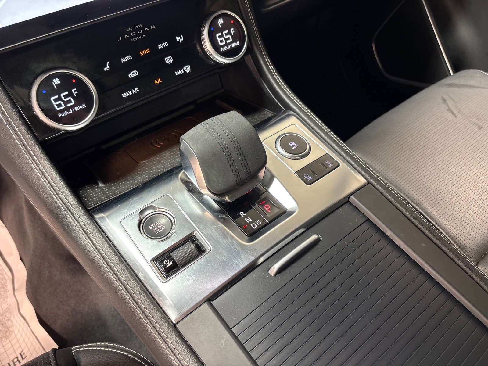 Used 2026 Jaguar F-PACE R-Dynamic S AWD/4WD image 15