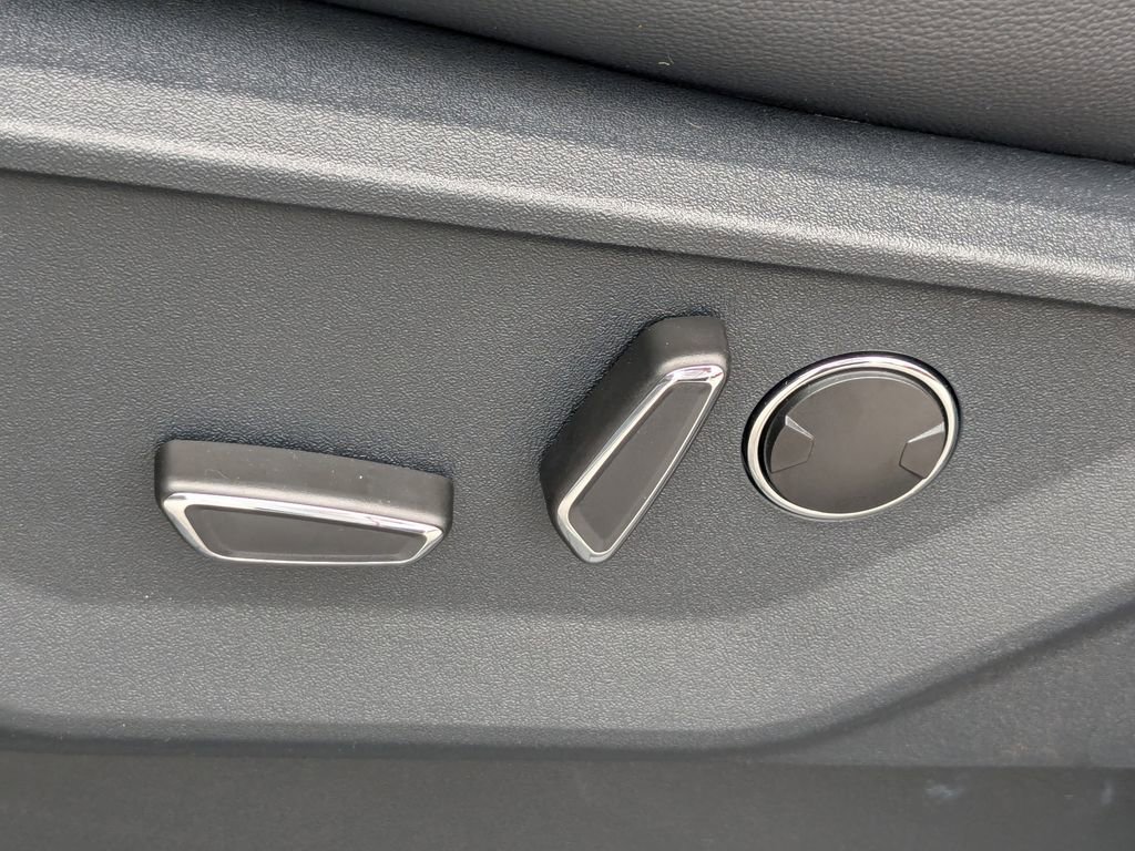 New 2025 Ford F150 Lariat w/ Equipment Group 502A High image 22