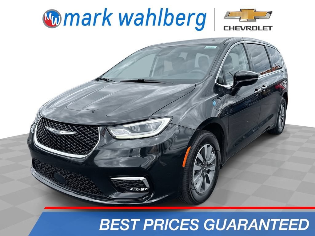 Used 2024 Chrysler Pacifica Limited FWD image 1