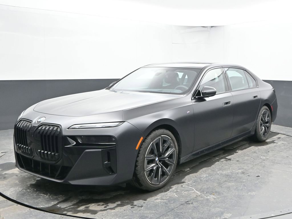 Used 2023 BMW 760i xDrive image 6