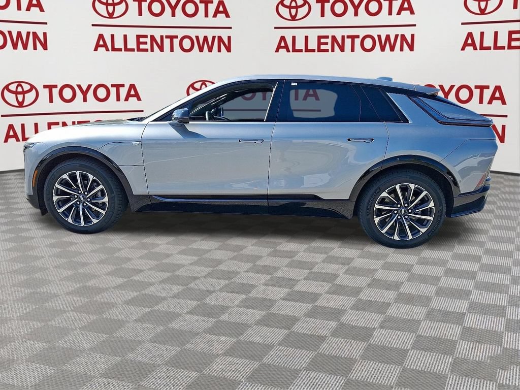 Used 2025 Cadillac Lyriq Sport w/ LPO, Floor Liner Package AWD/4WD image 4