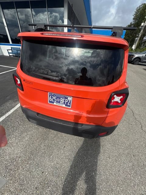 Used 2016 Jeep Renegade Latitude FWD image 31