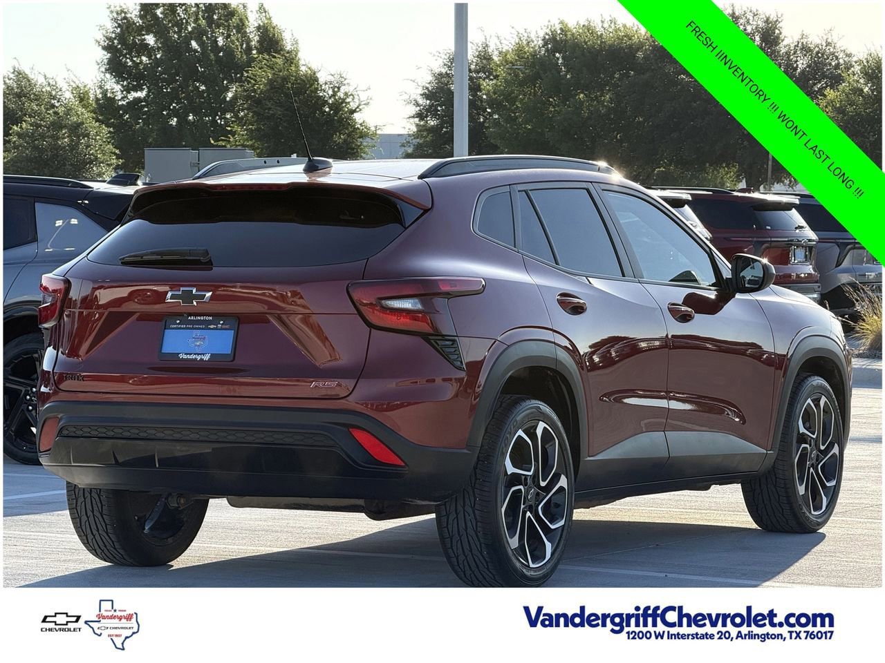 Used 2024 Chevrolet Trax RS FWD image 4
