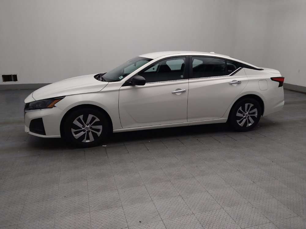Used 2025 Nissan Altima 2.5 S FWD image 2