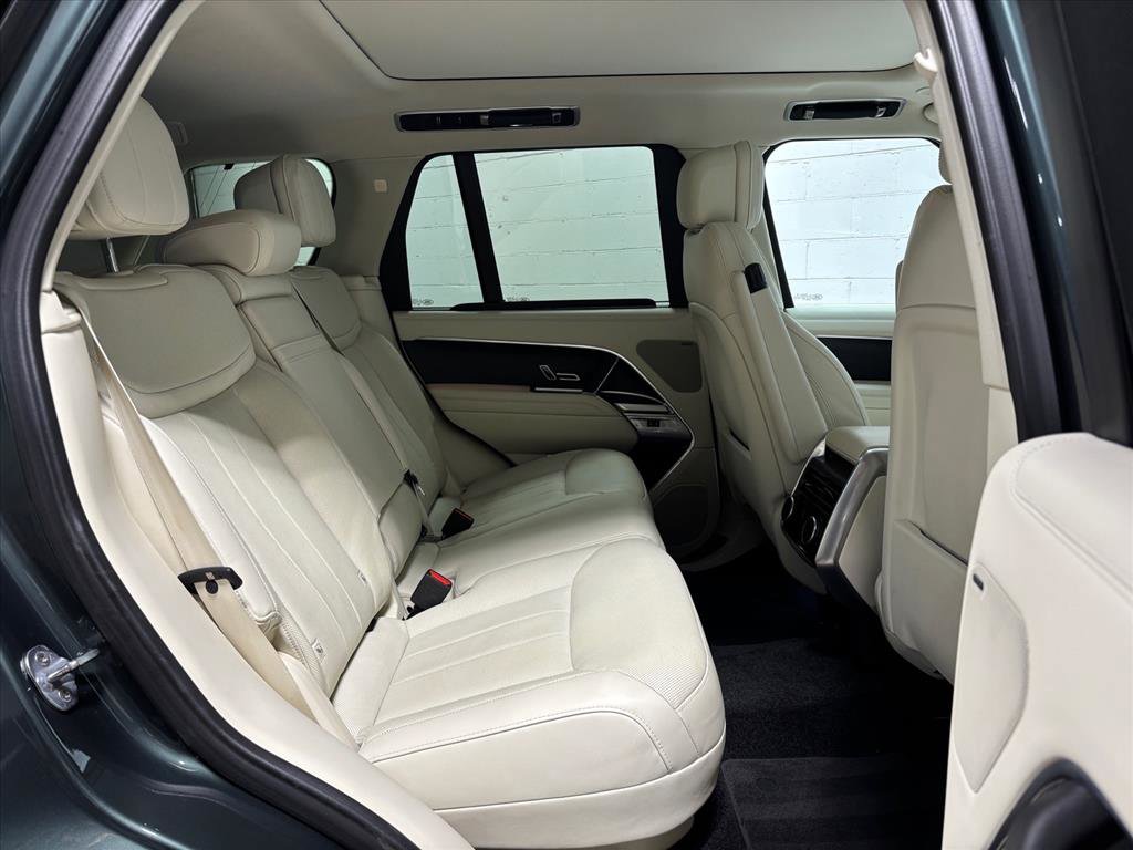 Used 2023 Land Rover Range Rover SE image 40