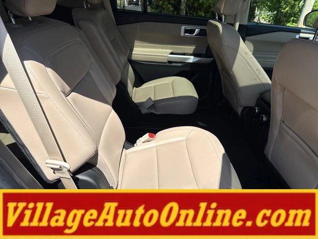 Used 2022 Ford Explorer XLT w/ Equipment Group 202A AWD/4WD image 41