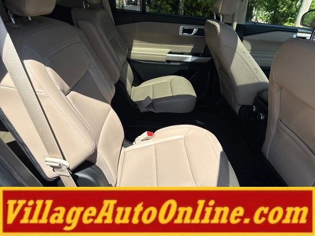 Used 2022 Ford Explorer XLT w/ Equipment Group 202A AWD/4WD image 41