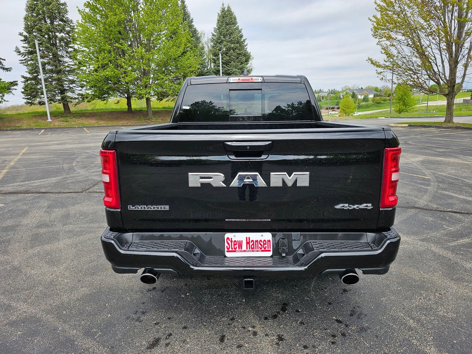 Used 2025 RAM 1500 Laramie w/ Sport Appearance Package AWD/4WD image 5