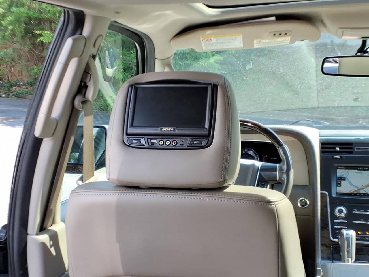 Used 2015 Lincoln Navigator 4WD image 16