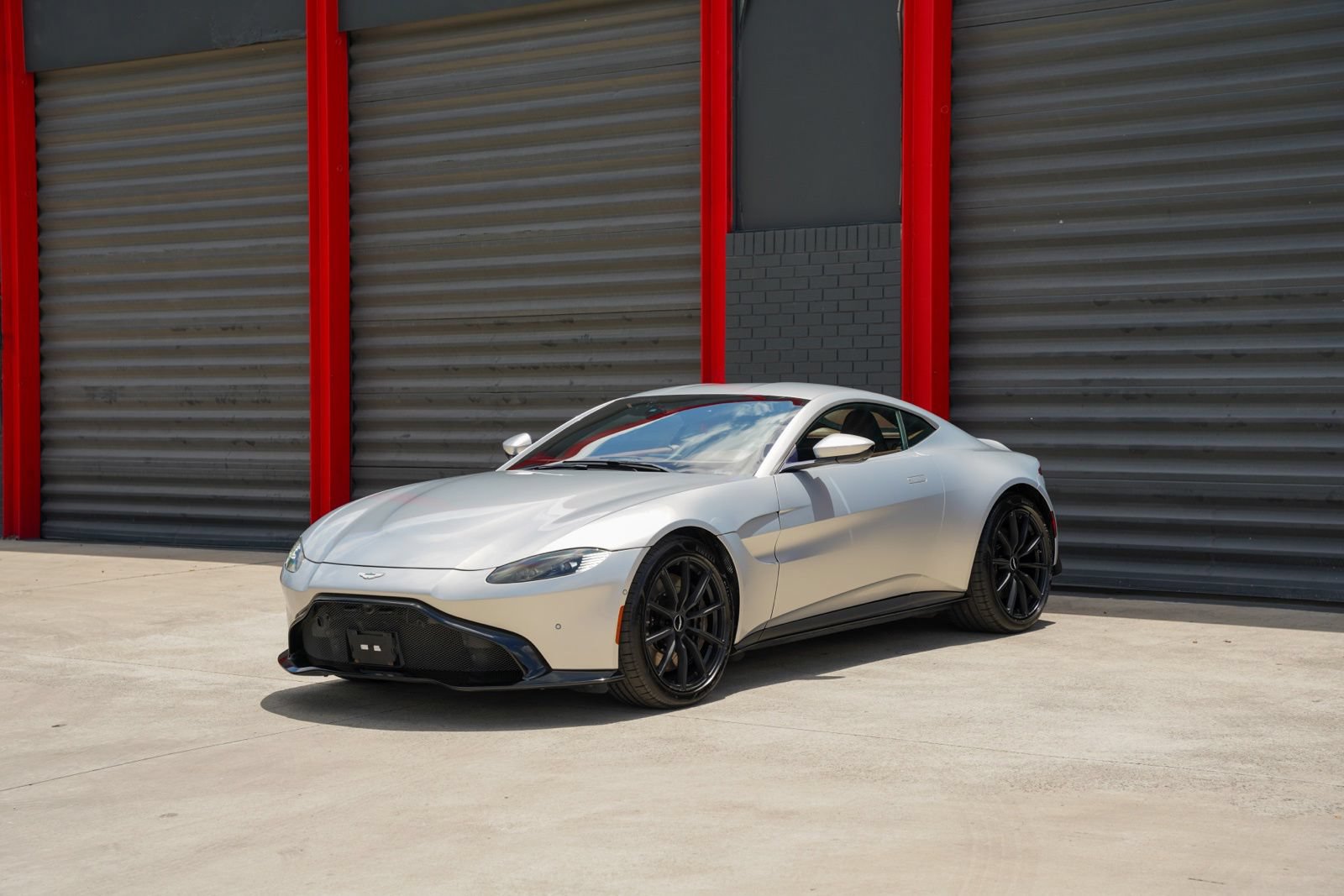 Used 2020 Aston Martin V8 Vantage Coupe RWD image 1