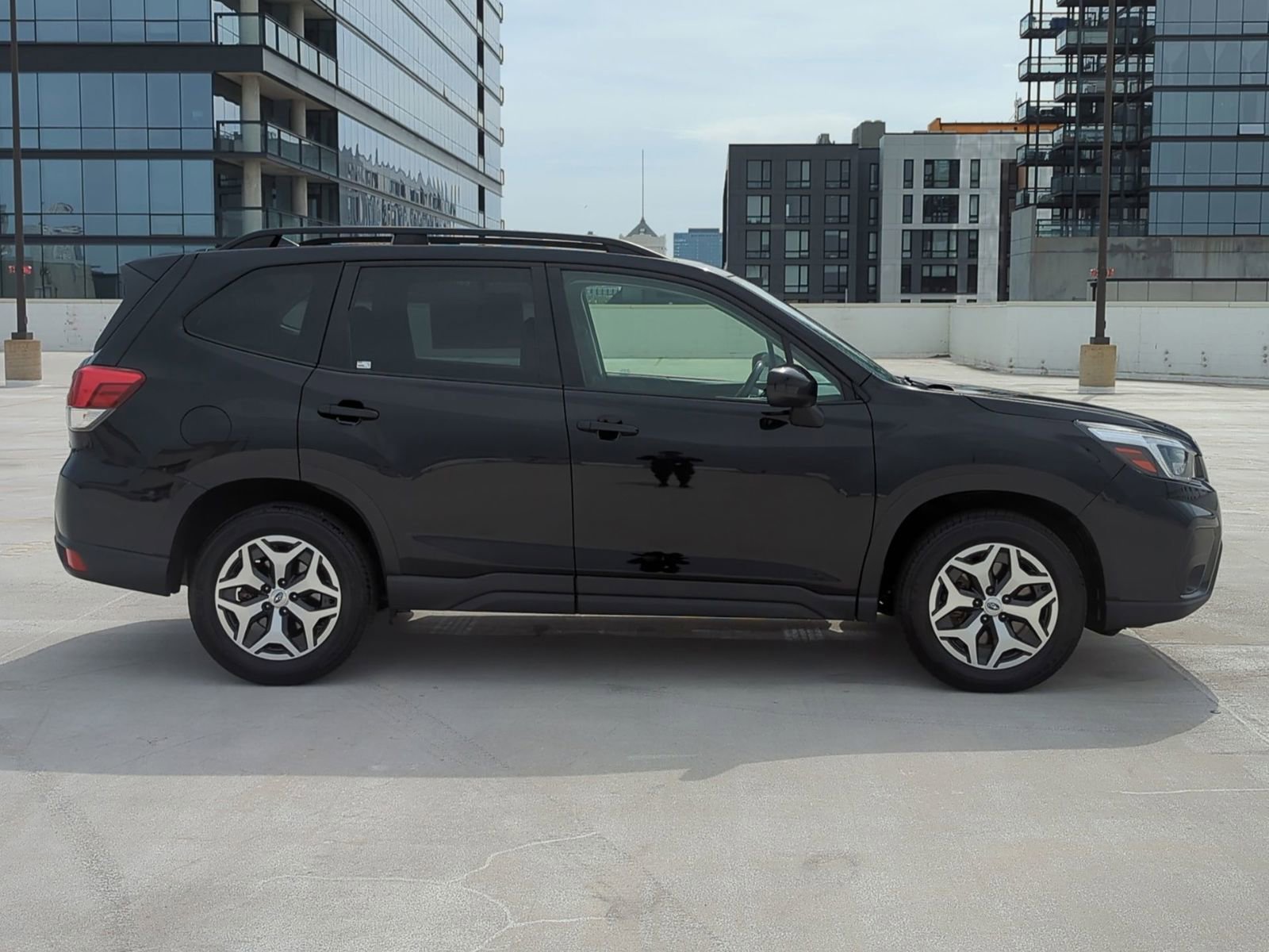 Used 2021 Subaru Forester Premium image 9