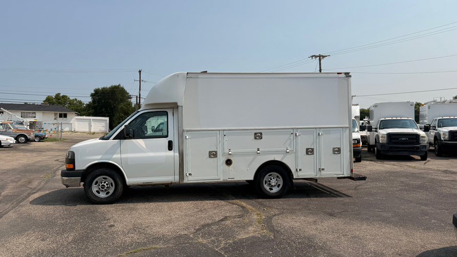 Used 2016 GMC Savana 3500 RWD image 3