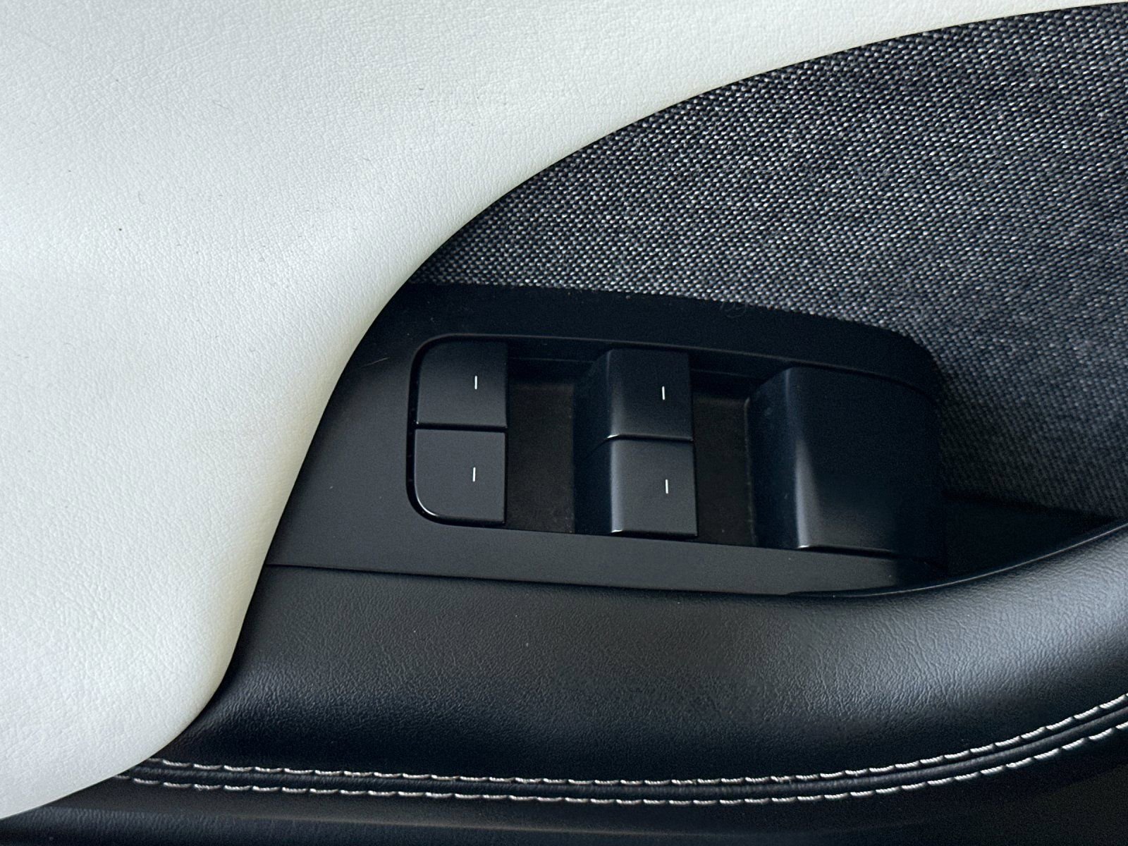 Used 2023 Tesla Model X AWD/4WD image 12