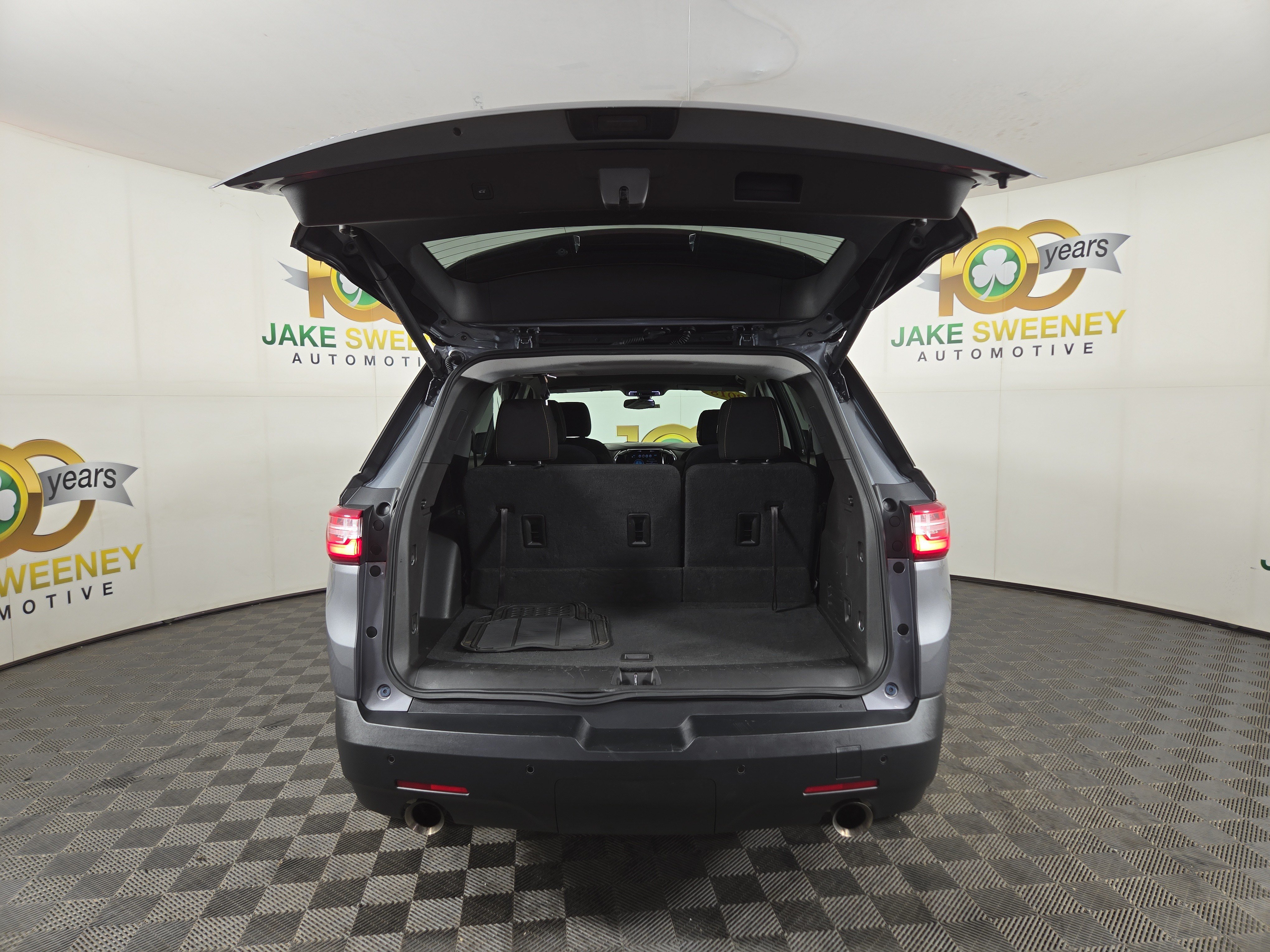 Used 2018 Chevrolet Traverse LT FWD image 33
