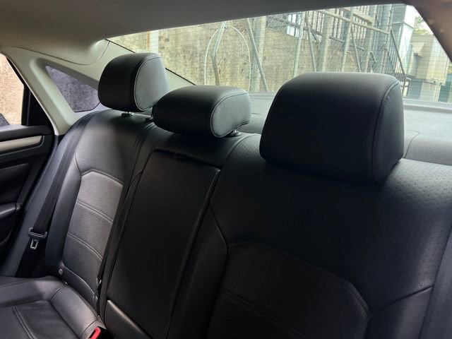 Used 2014 Volkswagen Passat Wolfsburg Edition image 19