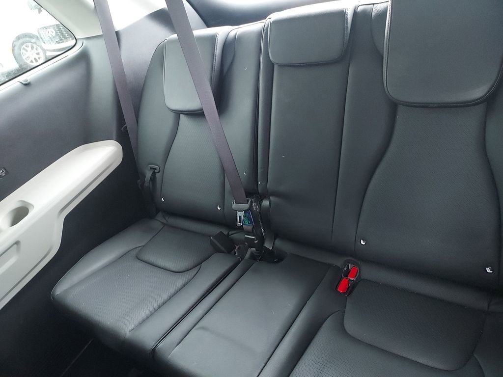 Used 2024 Kia Carnival SX Prestige image 30