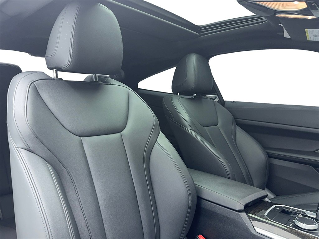 Used 2021 BMW 430i Coupe w/ M Sport Package image 43