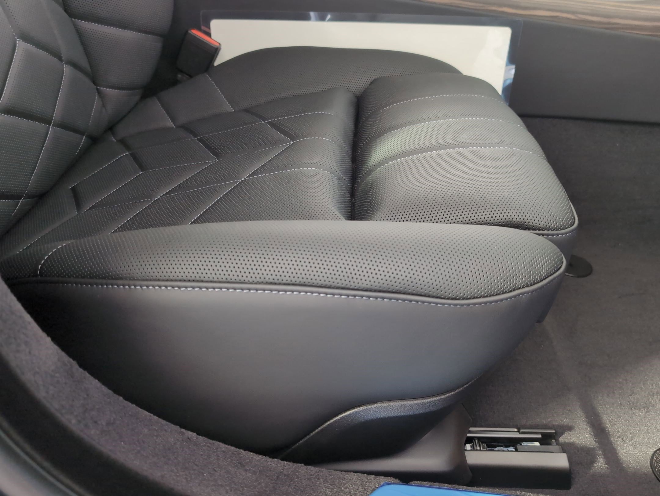 New 2025 BMW i7 xDrive60 w/ Premium Package image 32