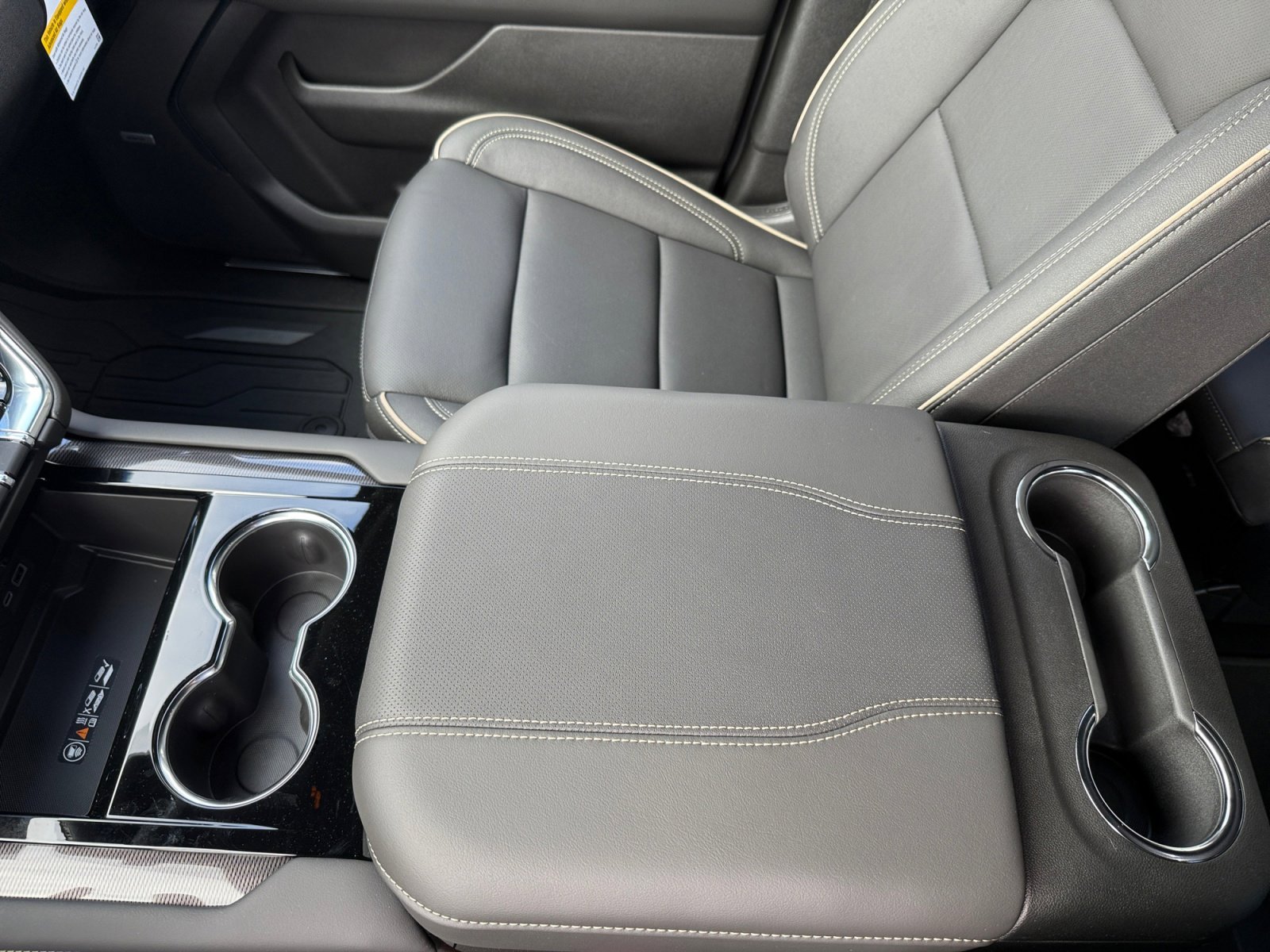 New 2026 GMC Yukon Elevation w/ LPO, Floor Liner Package image 14