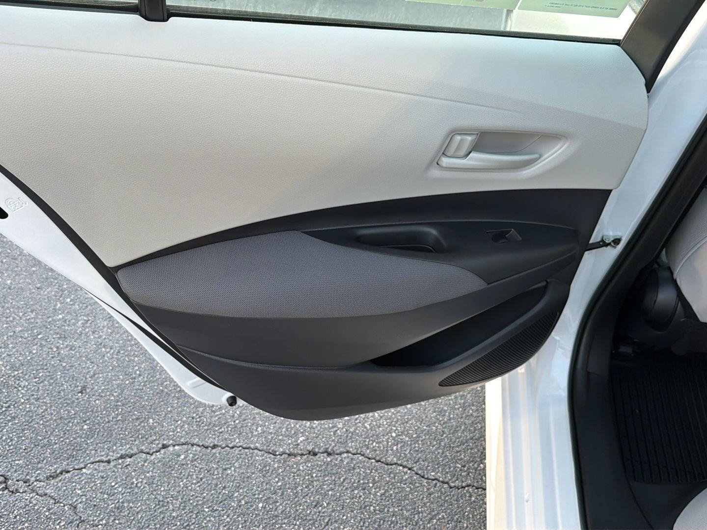 New 2027 Toyota Corolla LE FWD image 17