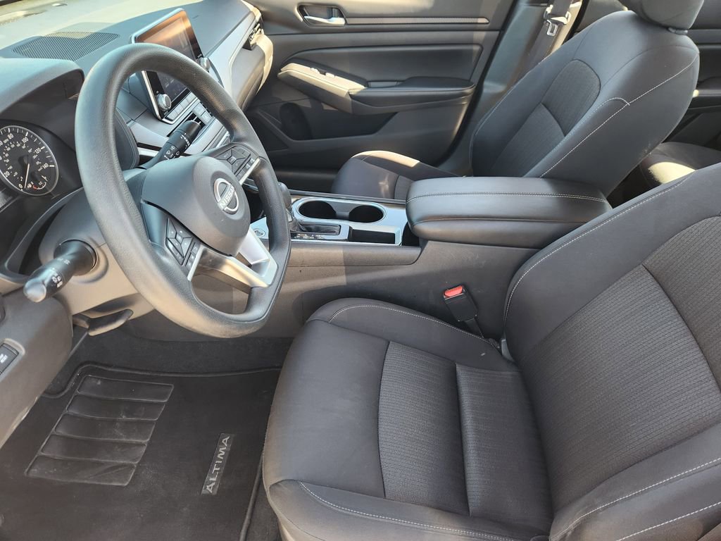 Used 2024 Nissan Altima 2.5 SV image 9