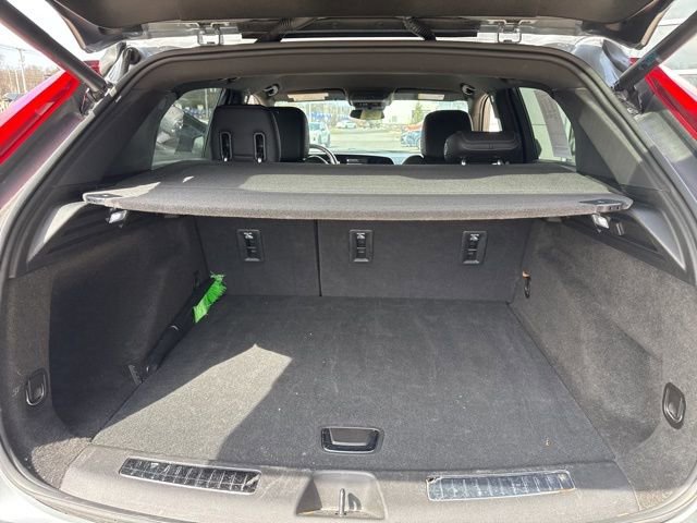 Used 2025 Cadillac XT4 Premium Luxury image 31