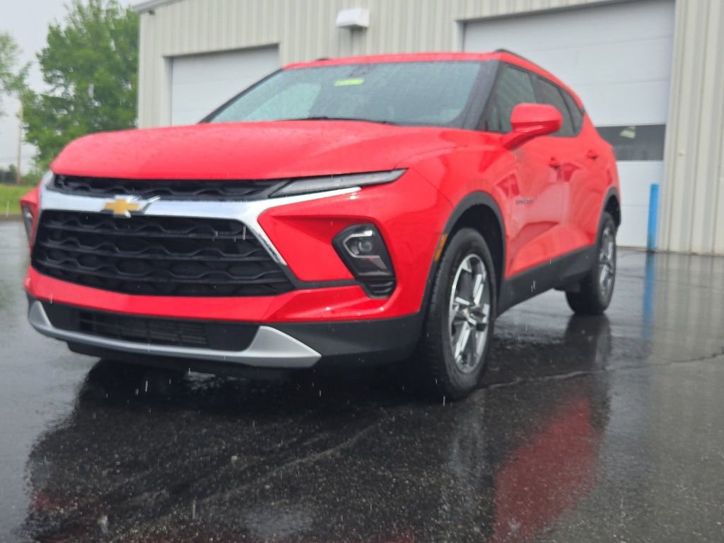 Used 2023 Chevrolet Blazer LT w/ Convenience Package AWD/4WD image 3