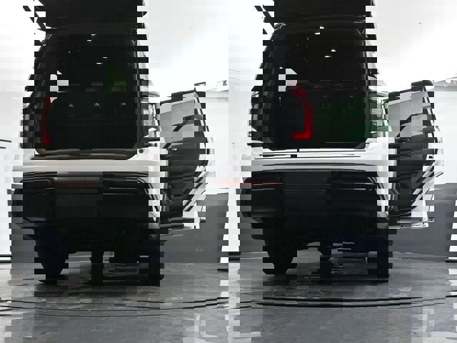 Used 2025 Nissan Armada PRO-4X image 39