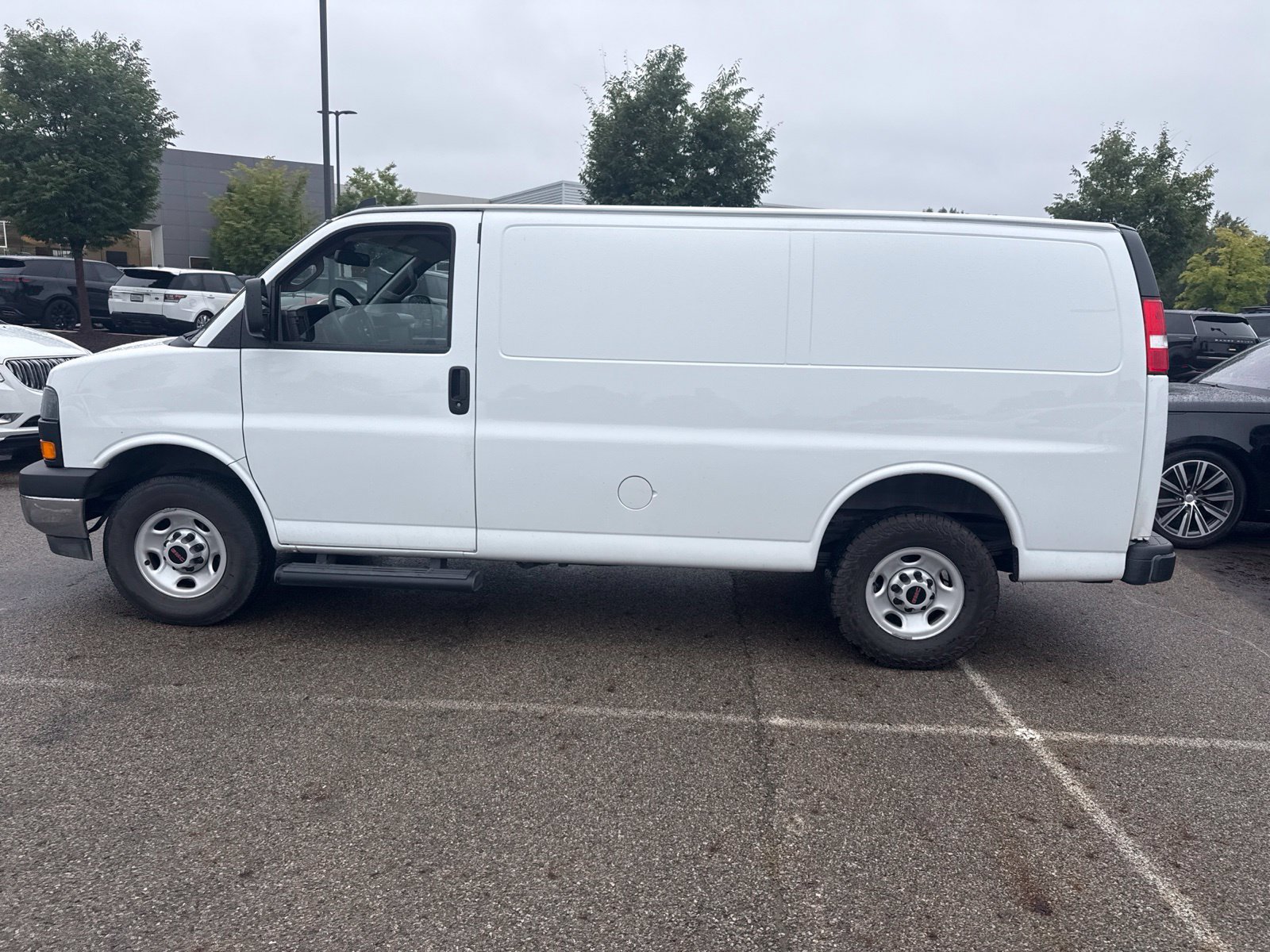 Used 2025 GMC Savana 2500 w/ Enhanced Convenience Package RWD image 8