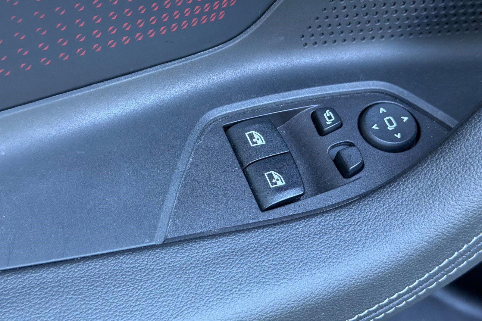 Used 2025 BMW 230i Coupe image 13