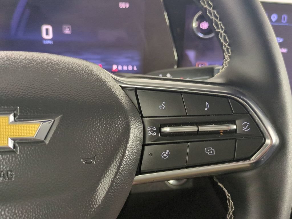 Used 2026 Chevrolet Traverse LT FWD image 34