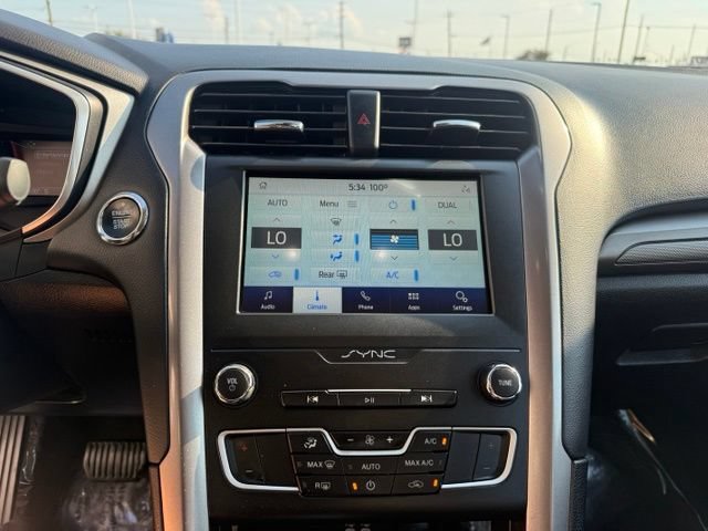 Used 2020 Ford Fusion SE FWD image 22