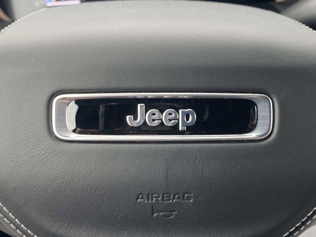 New 2025 Jeep Grand Cherokee Overland w/ Luxury Tech Group IV image 30