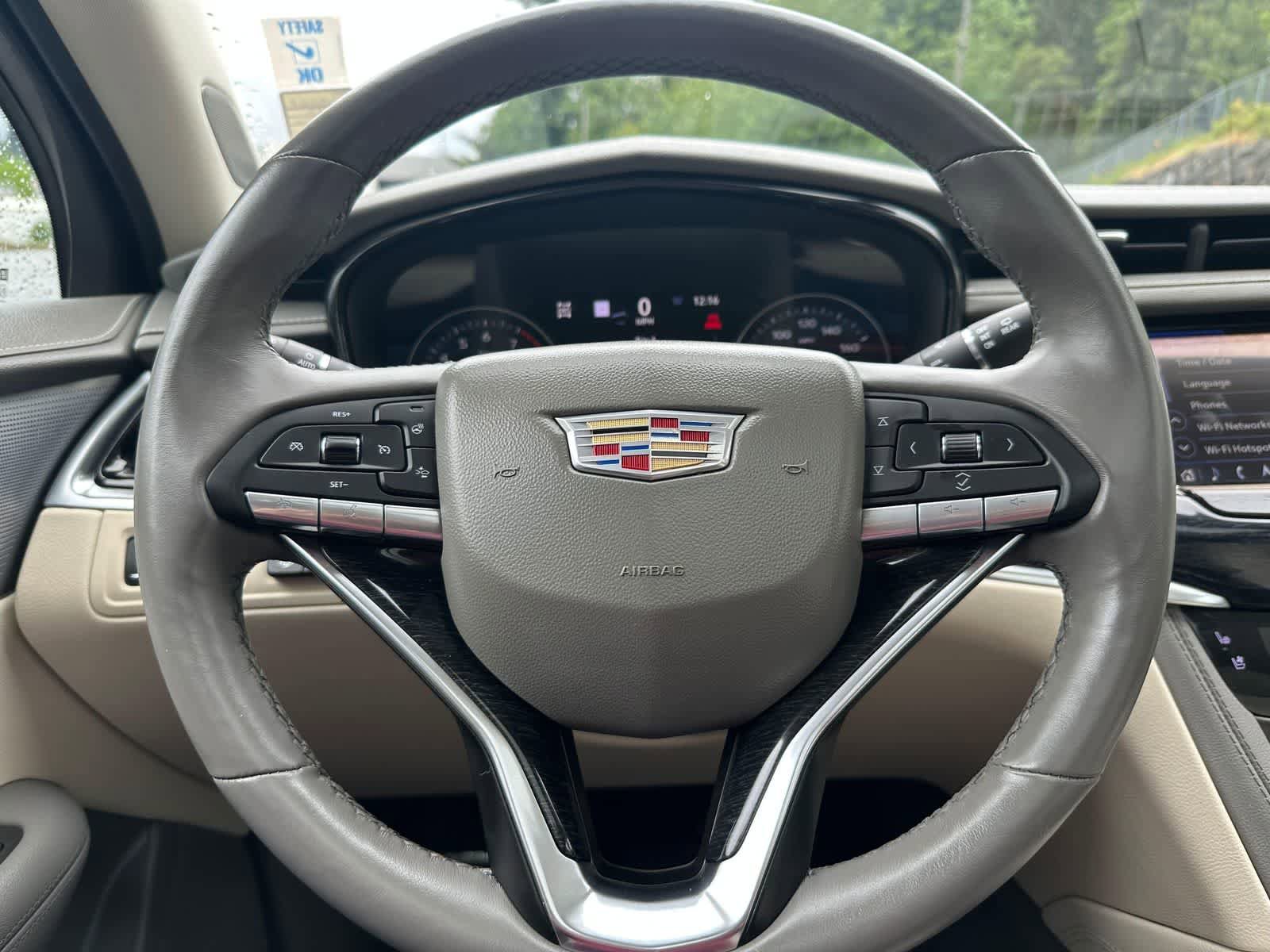 Used 2023 Cadillac XT6 Premium Luxury w/ Technology Package AWD/4WD image 21