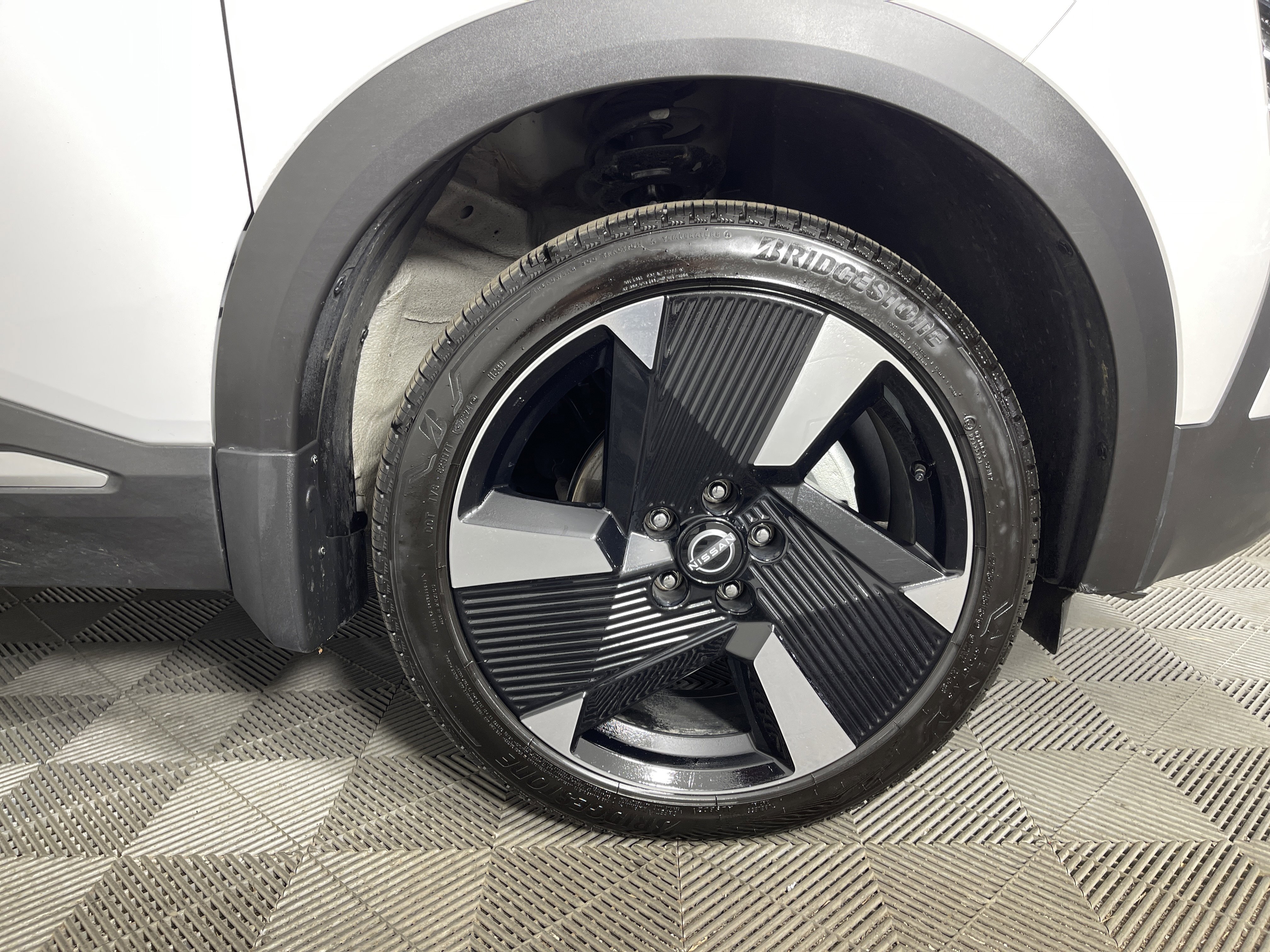 Used 2025 Nissan Kicks SR image 7