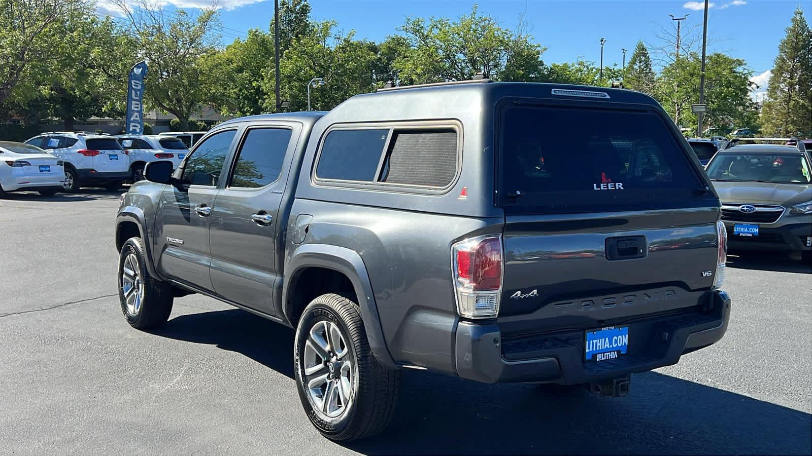 Used 2017 Toyota Tacoma Limited w/ Tow Package AWD/4WD image 7